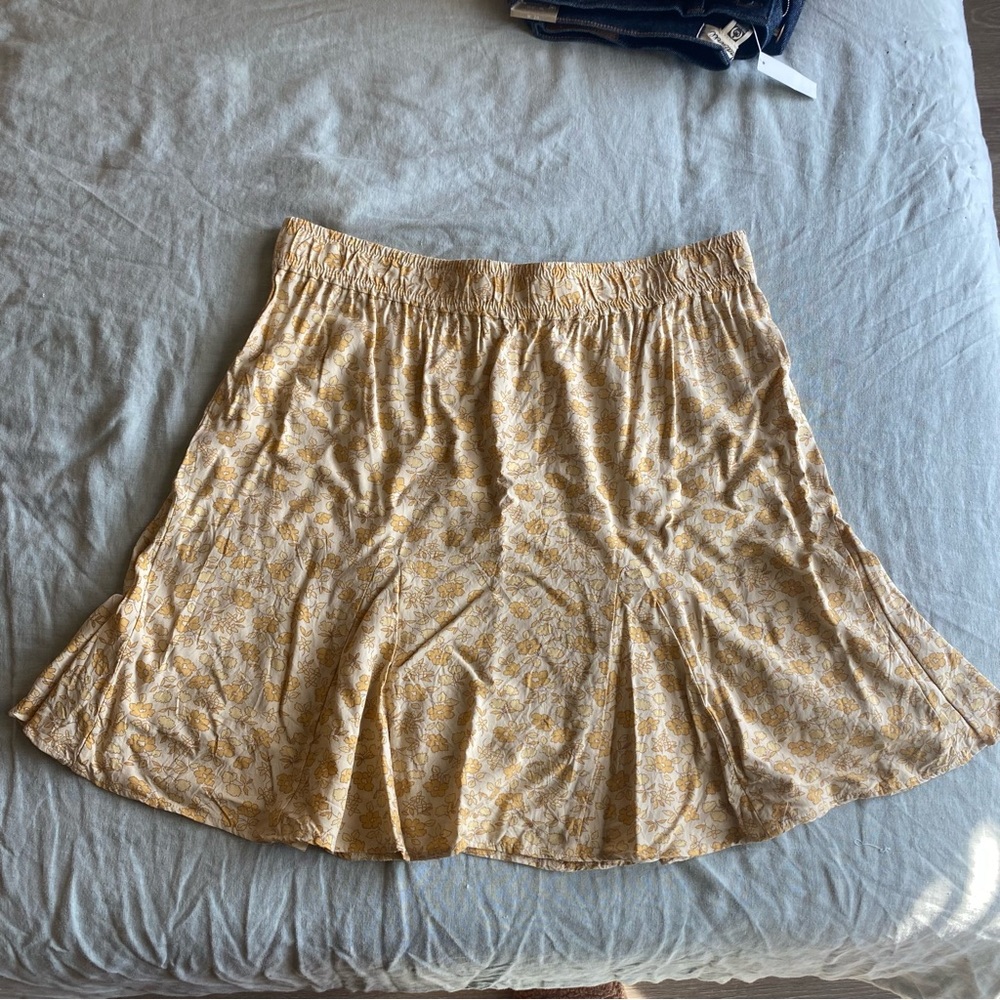 Madewell yellow floral flutter skirt